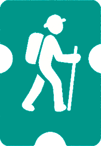 Symbol eines Wanderers mit Rucksack und Wanderstock auf einem Ticket-hintergrund.